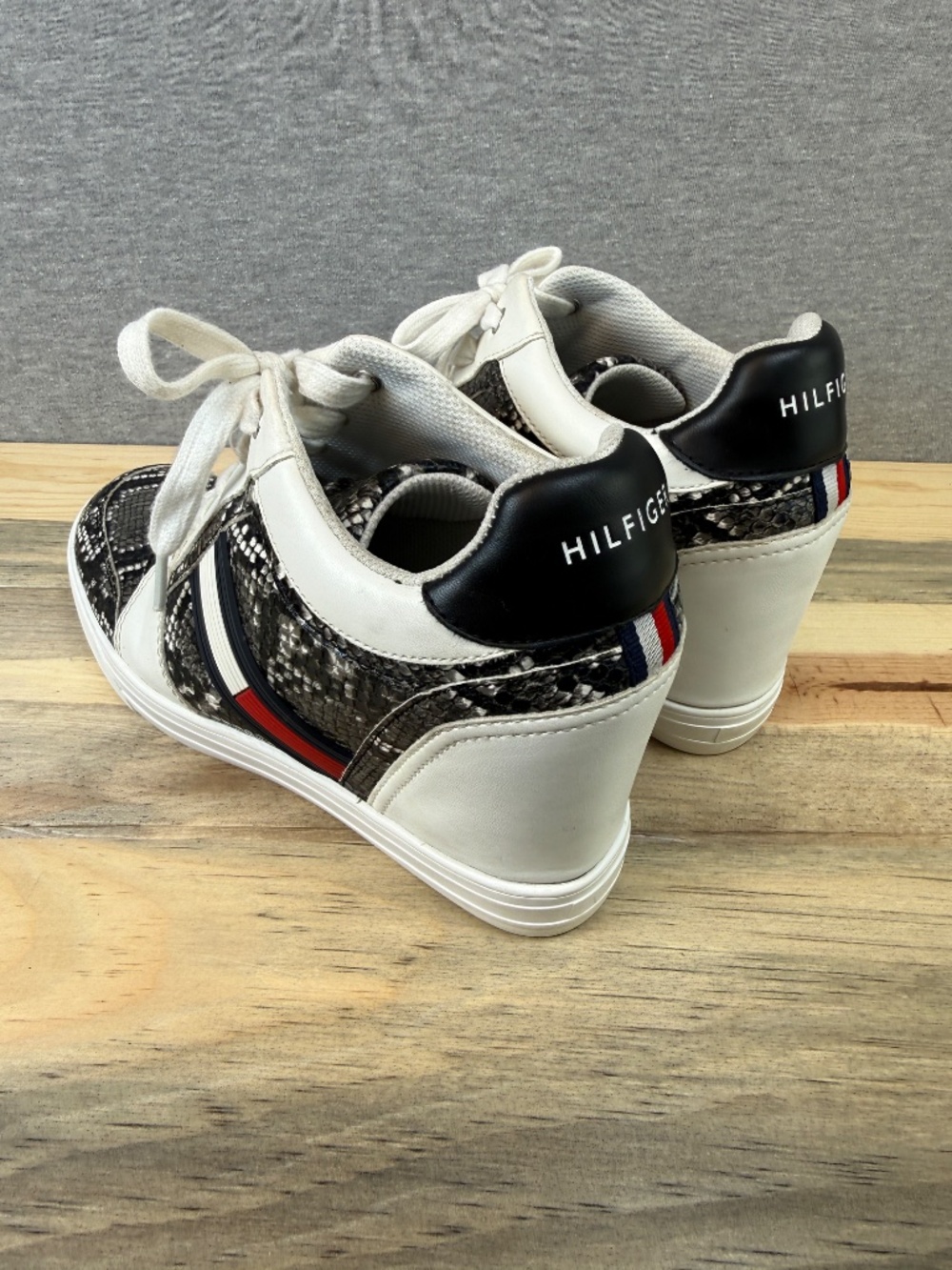 Tommy Hilfiger Delsia Wedge Black White Snake Sneakers Size 8M Great Condition!